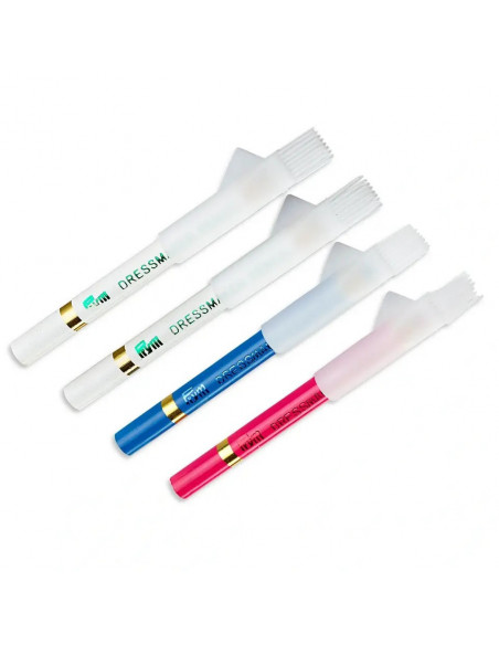 Crayons craie et pinceau, assortis par couleurs