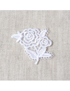 Ecusson thermocollant, dentelle blanche, fleur