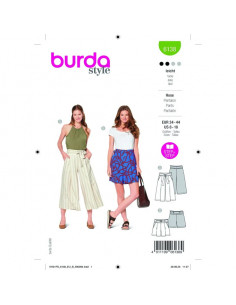 Patron Burda 6138 - Jupe - culotte ou short avec plis et poches sur l'avant du 34 au 44