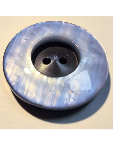 Bouton polyester 2 trous, 27mm, rond avec des reflets bleues