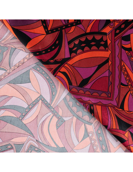 Tissu, Satin de Viscose Graphique Rétro, Multicolore sur Noir, Laize 140 cm, 100% Viscose 170g/m²