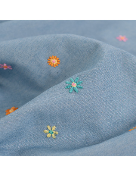 Tissu, Chambray de Coton Brodé Fleurs, Bleu Chiné, Laize 135 cm, 100% Coton 130g/m²