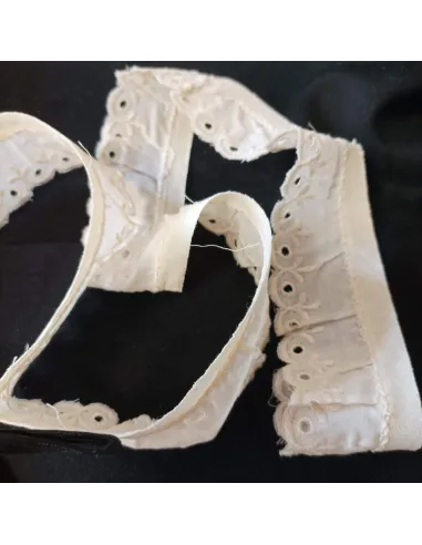 Ruban  écru  broderie anglaise