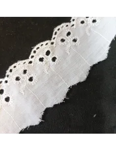 Ruban broderie anglaise blanc 2