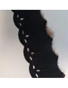 Ruban broderie anglaise noir 2
