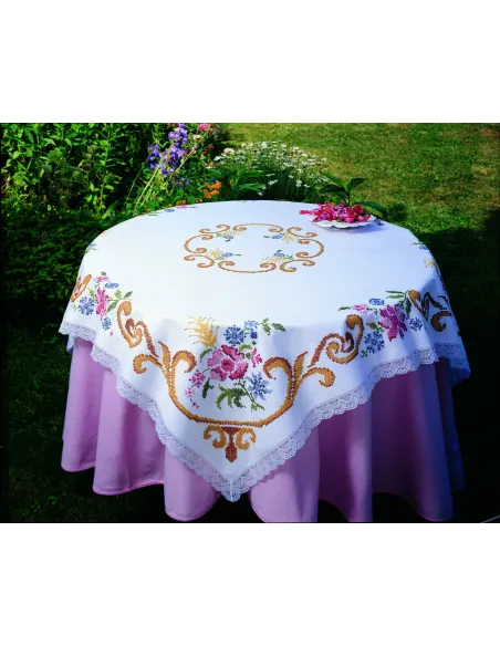 Linge de table à broder : 120x120 cm, NAP BORD DENTEL.120X120 DESSIN 8