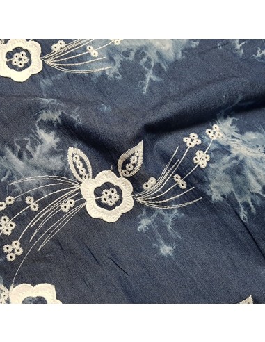 Tissu, Chambray Brodé Fleuri, Bleu Ciel, Laize 140 cm, 100% Coton 189g/ml