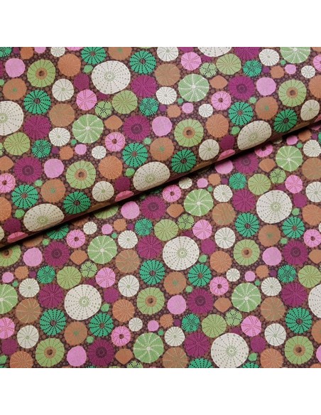Tissu, Popeline de Coton Coquillages, Fond Marron, Laize 150 cm, 100% Coton