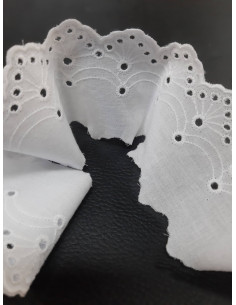 Ruban broderie anglaise 2