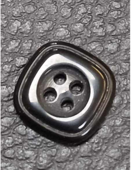 Bouton noir
