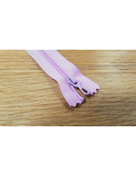 Fermeture Eclair Z51, Nylon, parme, 18cm