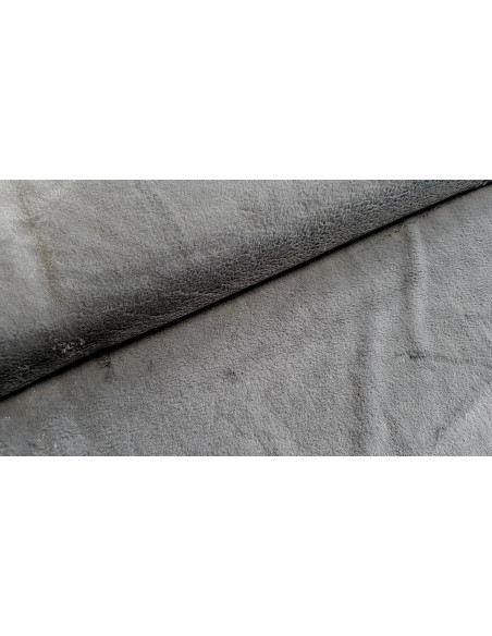 Fourrure grise foncée