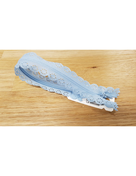 Fermeture Eclair Z82, Nylon invisible dentelle, bleu layette, 22cm