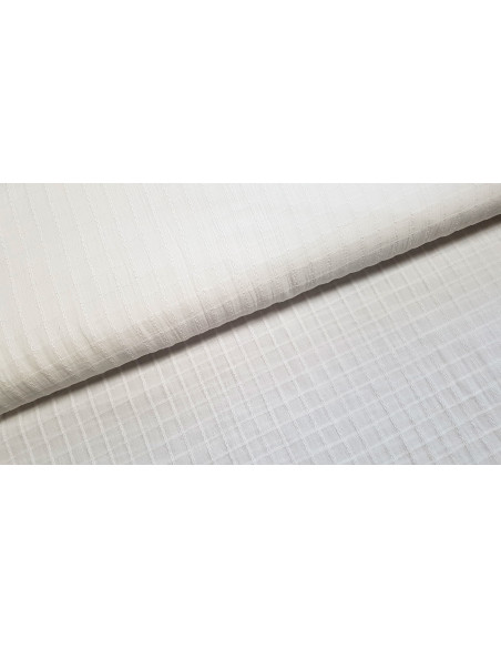 Voile de coton brodé carreaux