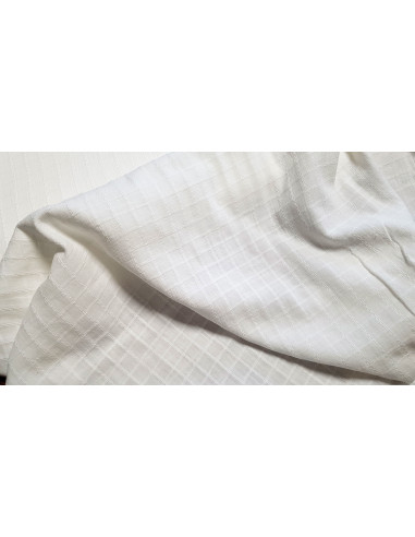 Voile de coton brodé carreaux