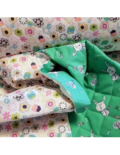 Tissu, Matelassé Réversible Fleuri & Lapins, Multicolore Blanc Vert, Laize 150 cm, Coton Oeko-Tex 2