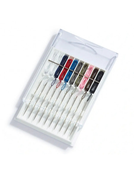 Aiguilles enfilées, 10 pièces, boîte sur carte