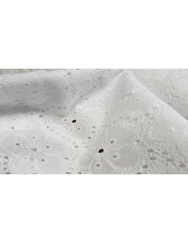 Broderie anglaise, fleurs, blanc