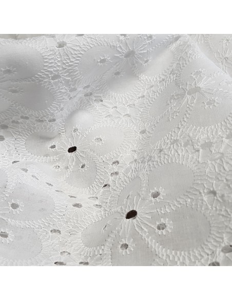 Tissu, Broderie Anglaise Fleurie, Blanc, Laize 132 cm, 100% Coton