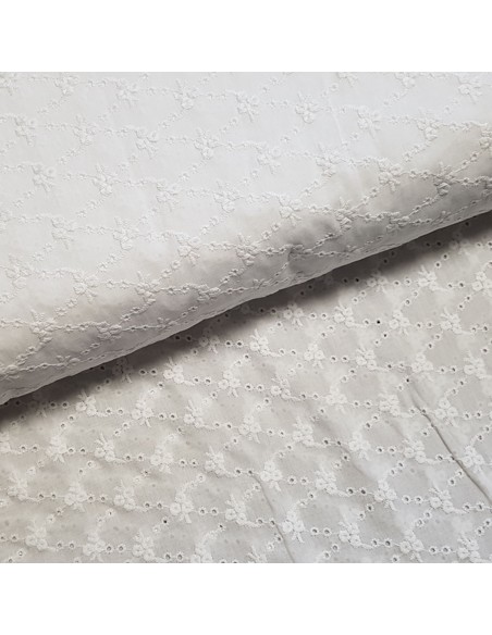 Tissu, Broderie Anglaise Petites Fleurs, Blanc, Laize 130 cm, 100% Coton 156g/ml