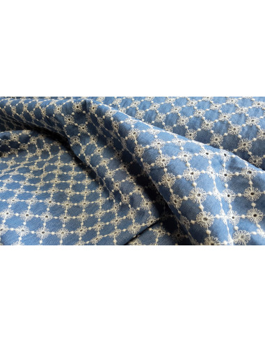 Broderie anglaise sur jeans