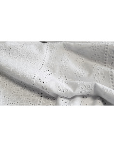Broderie anglaise, fleurs, blanc 2