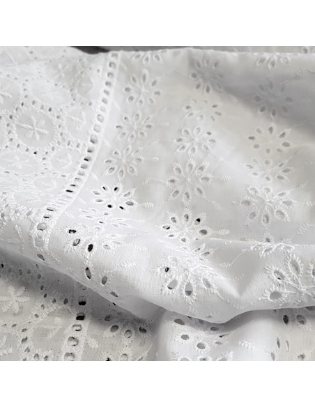 Tissu, Broderie Anglaise Fleurie, Blanc, Laize 135 cm, 100% Coton 100g/m²